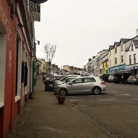 Vaughans Pub/accommodation * Clifden