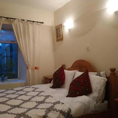 Vaughans Pub/accommodation Pensionat *