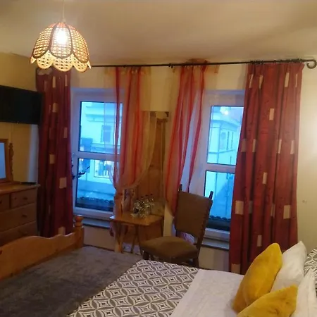 Vaughans Pub/accommodation *
